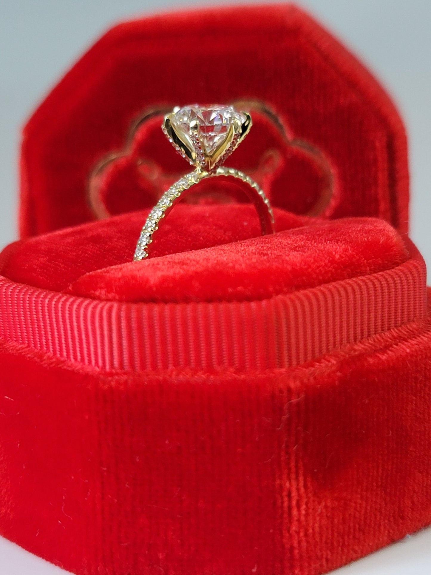 2 Carats Lab Grown Round Brilliant Cut Micropave Side Stones Accented Prongs Diamond Engagement Ring in Yellow Gold